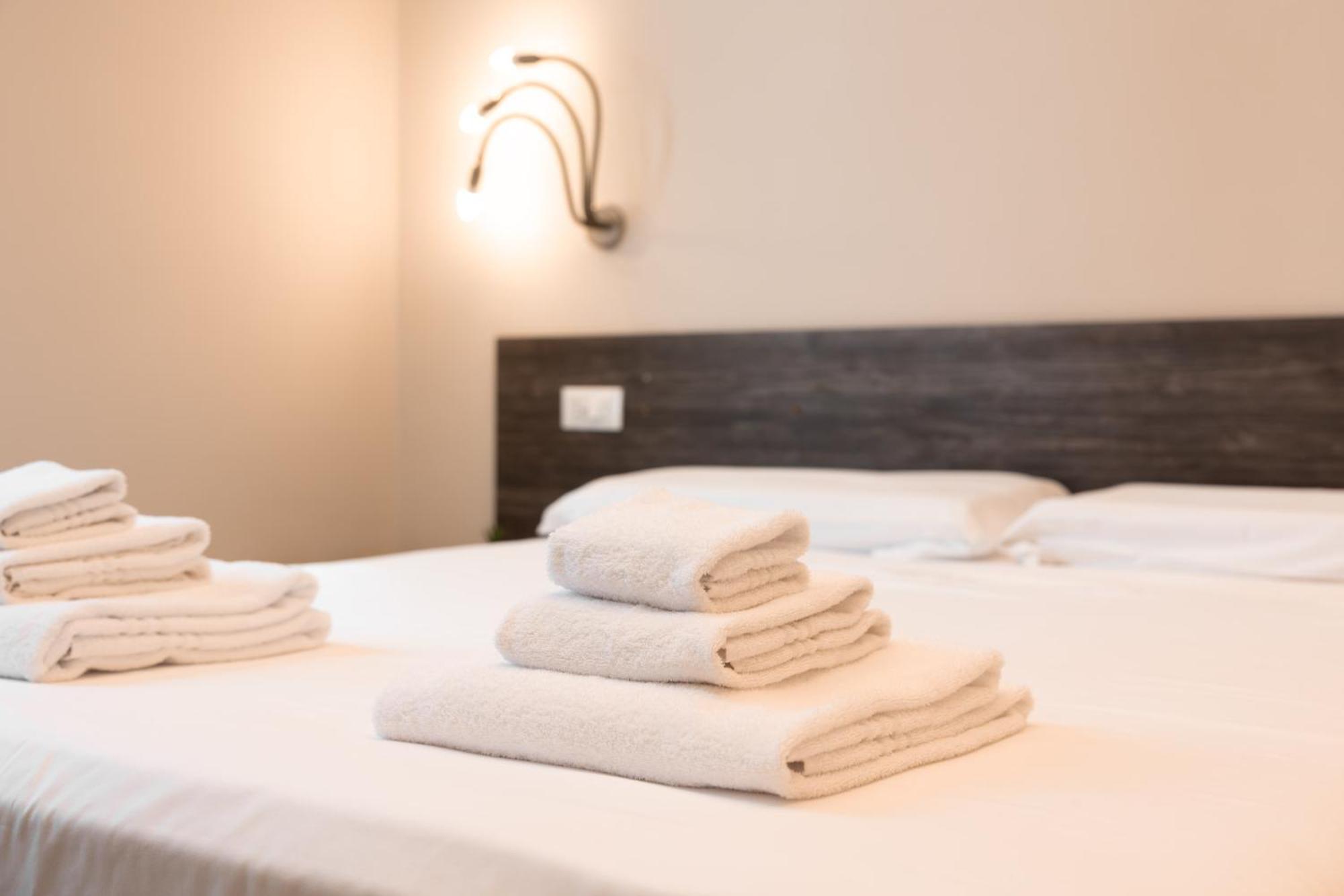 Dall'Arca Suites Bologna Station - Center - Fiera Eksteriør billede